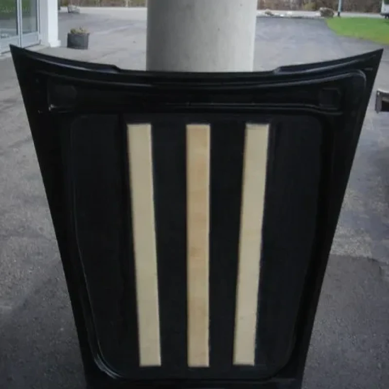Kofferraumhaube mit Balsaholzstreifen